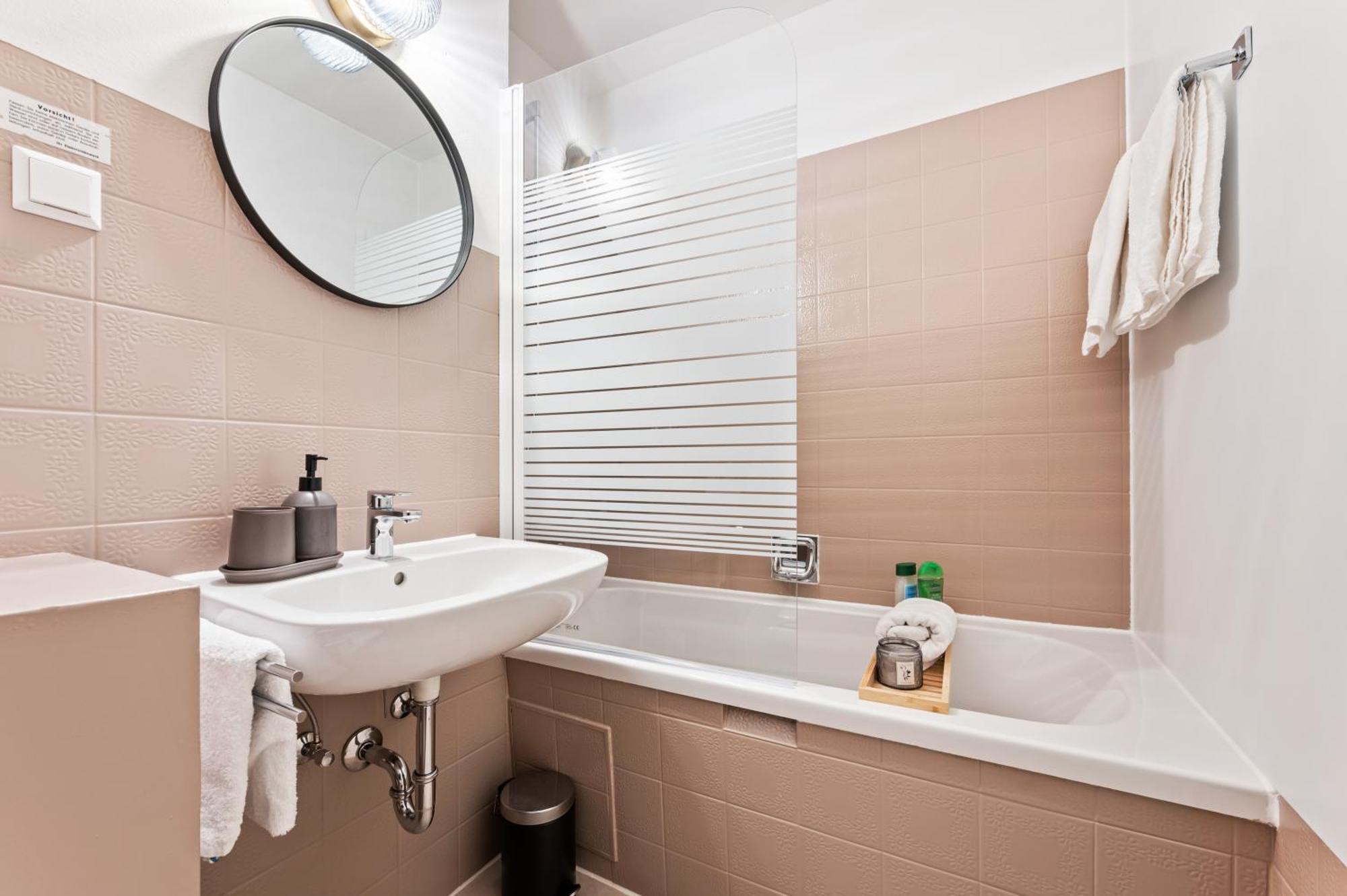 Idyl Kostenloser Privat-Parkplatz Wifi Smarttv Balkon Ludwigsburg Exterior foto